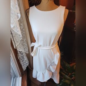 Calvin Klein Elegant White Sleeveless Dress